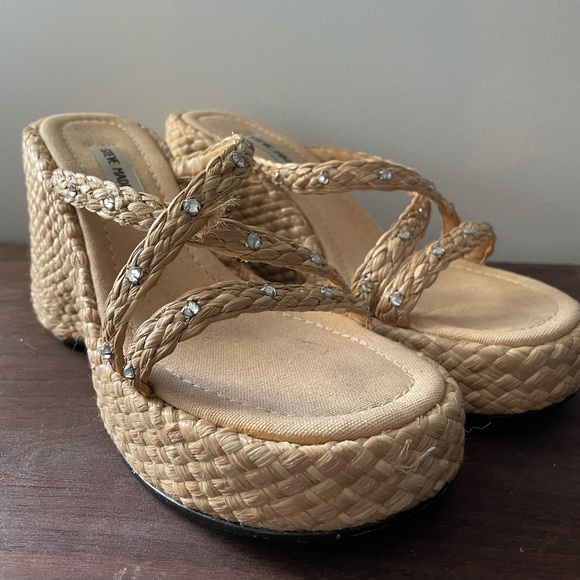 steve madden wicker sandals